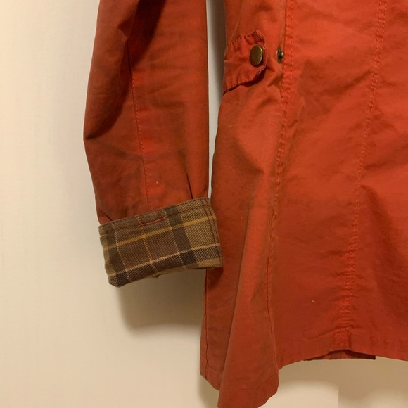 Women’s Barbour Wax Jacket - Picture 7 of 9